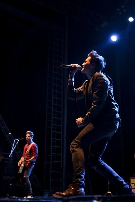 Concierto de "Dvicio" en Poniente.