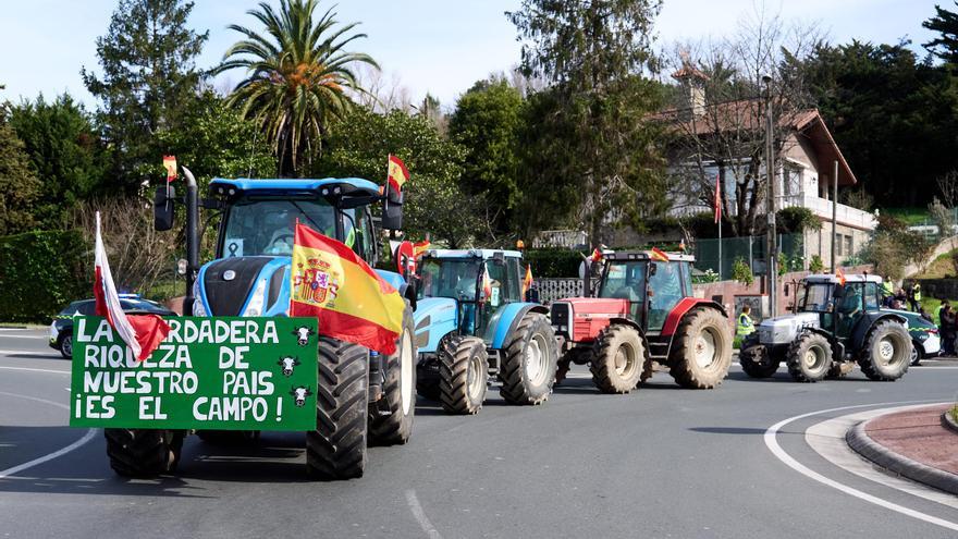 Los agricultores regalarán tomates y plátanos frente a la Delegación del Gobierno como símbolo de protesta