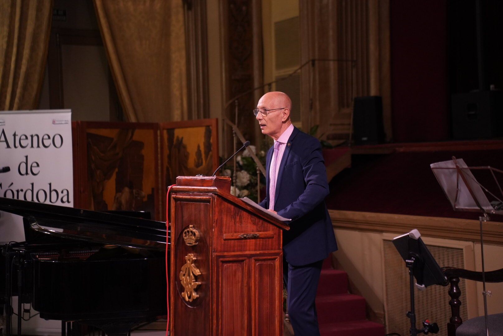 Enrique Castillo, Medalla de Oro del Ateneo