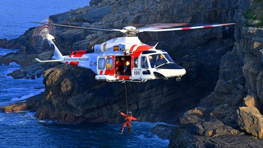 Uno de los helicópteros de Salvamento Marítimo que opera Avincis. / AVINCIS