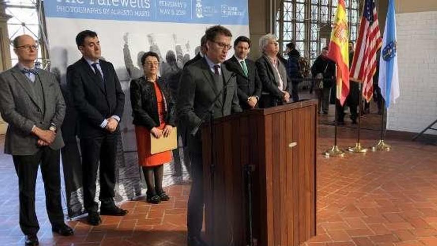 Inauguración con Feijóo, Rosario Álvarez y Román Rodríguez.