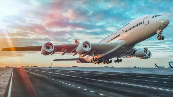 Cómo superar el miedo a volar: 3 consejos que deberías poner en práctica, según una periodista de viajes