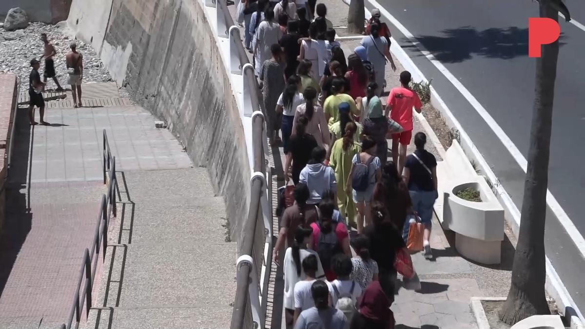 La policía escolta a las menores inmigrantes en Ceuta