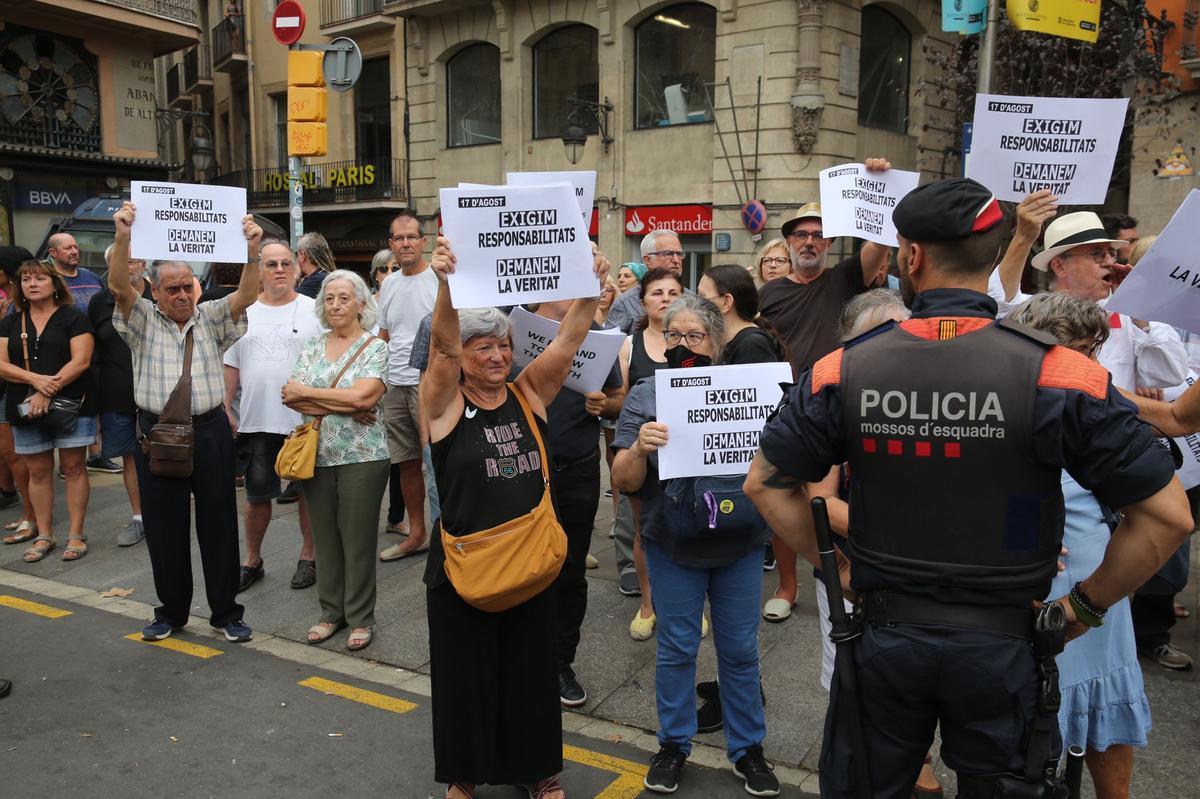 Barcelona no olvida cinco años después de la masacre terrorista que enmudeció La Rambla