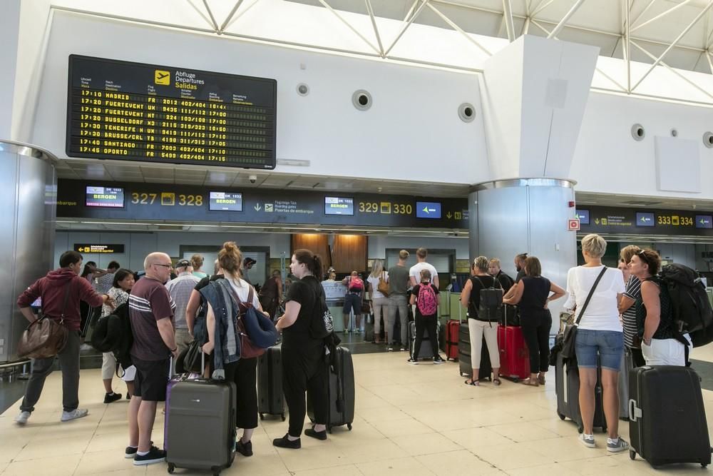 Operación salida de agosto en el aeropuerto de Gran Canaria