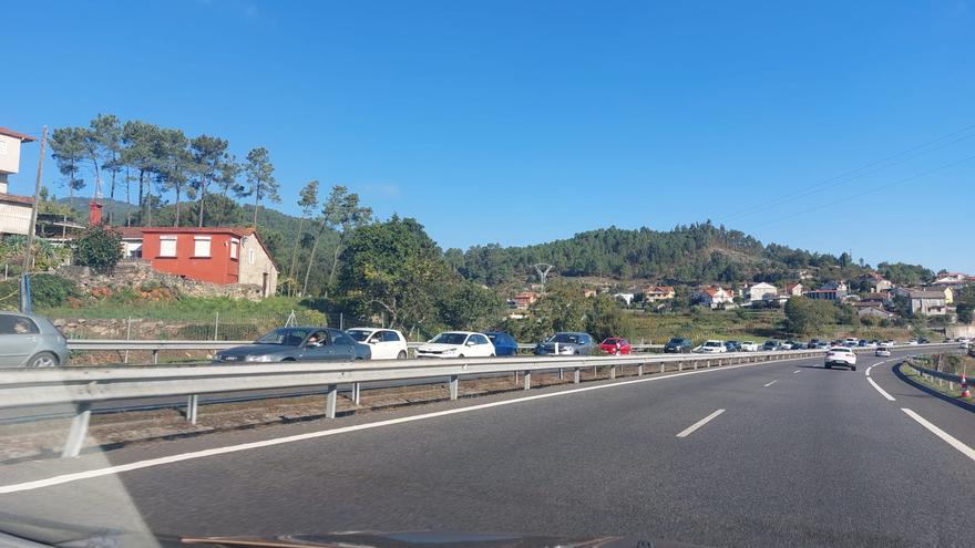 Colas kilométricas para cruzar la frontera entre Galicia y Portugal