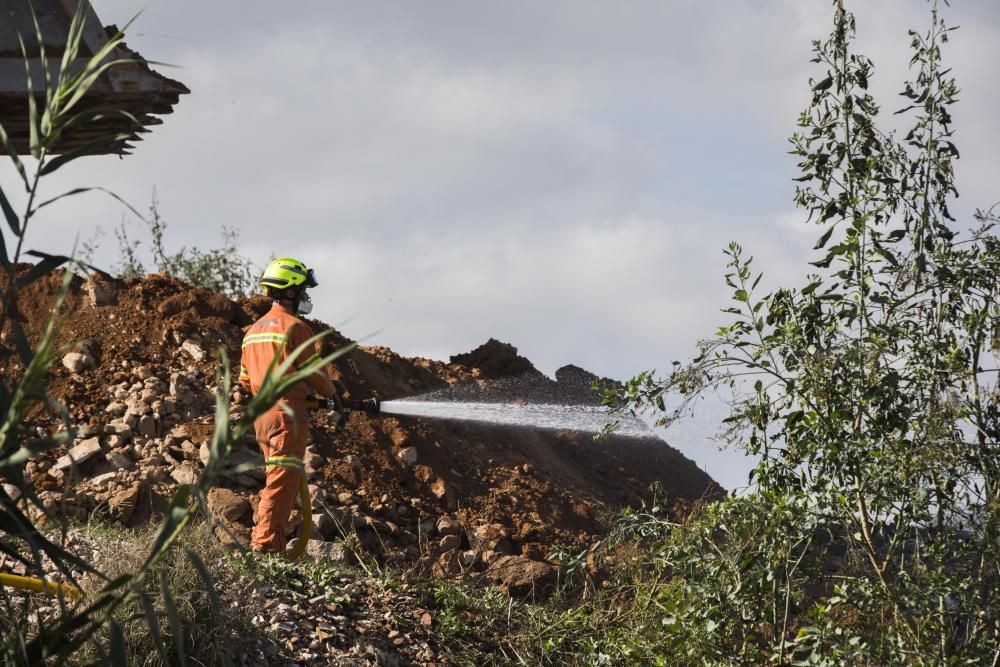 Nuevo incendio en la antigua planta de Gemersa en Torrent