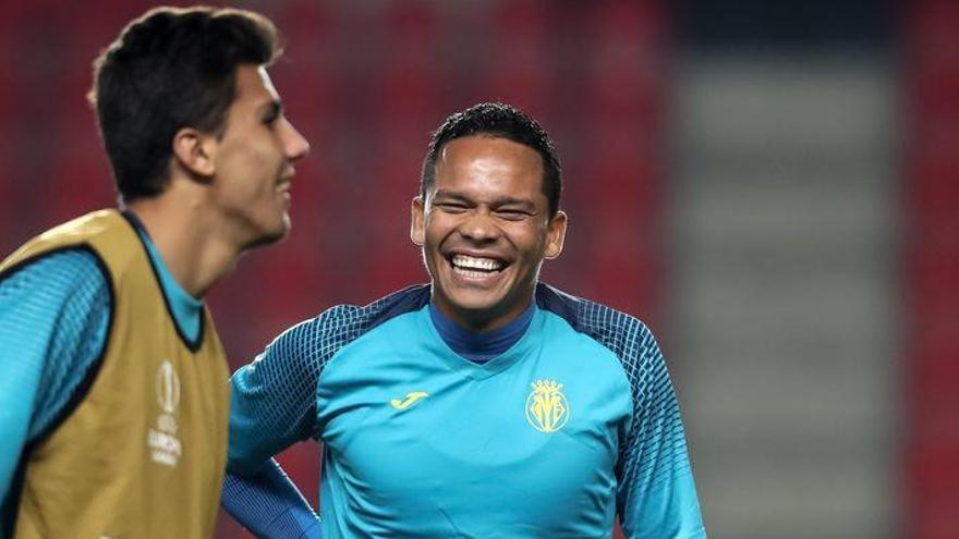 Bacca no está descartado contra el Barcelona