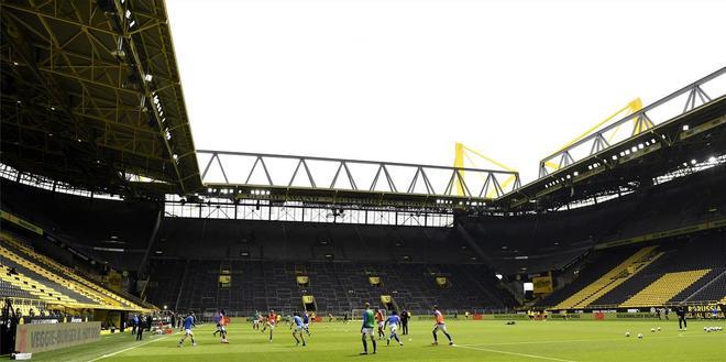 Dortmund y Schalke 04 calientan sin público en las gradas