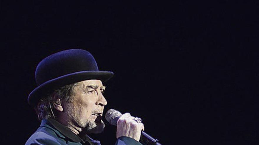 Joaquín Sabina, en una actuación. // FdV