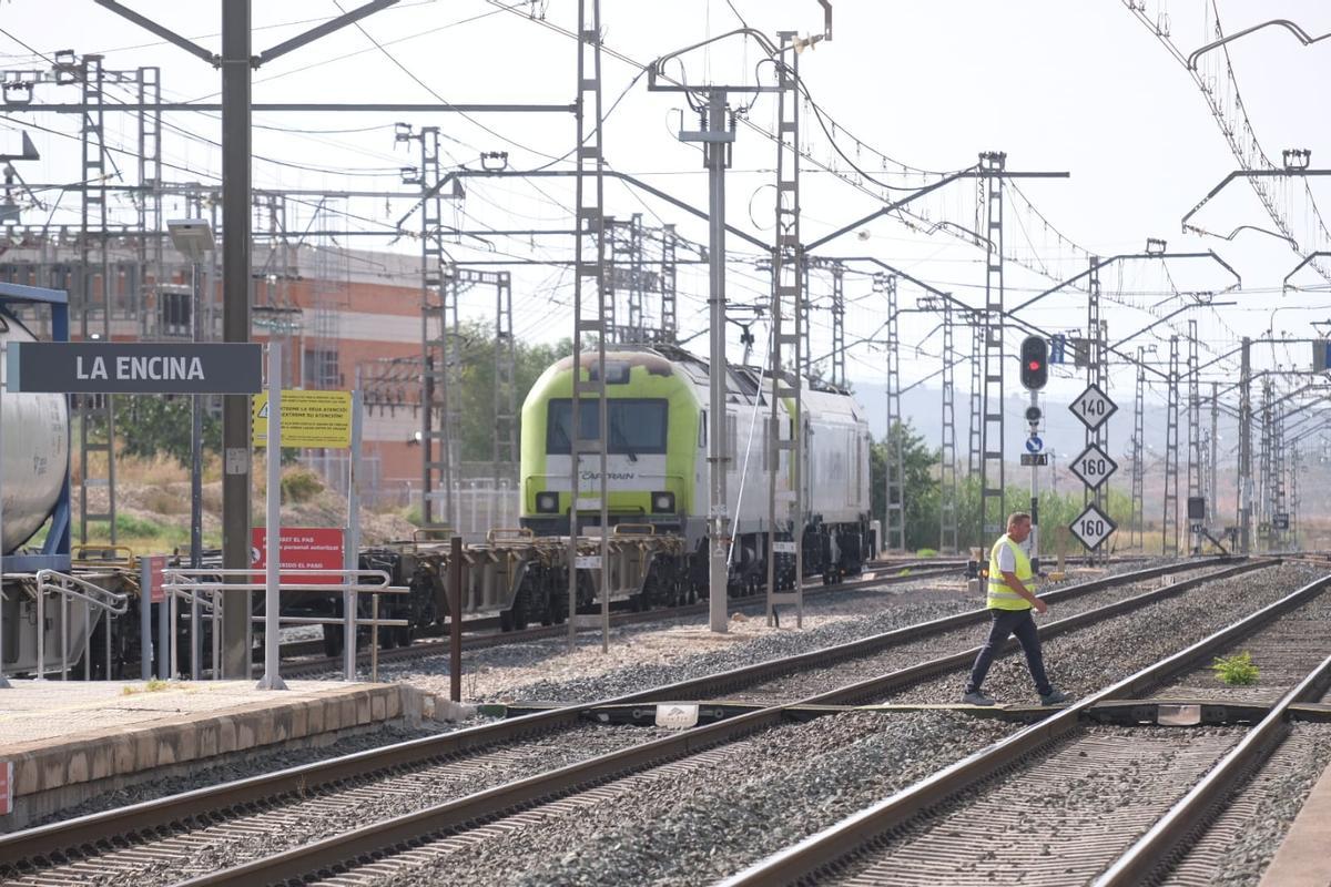 Vías ferroviarias en la estación de La Encina.