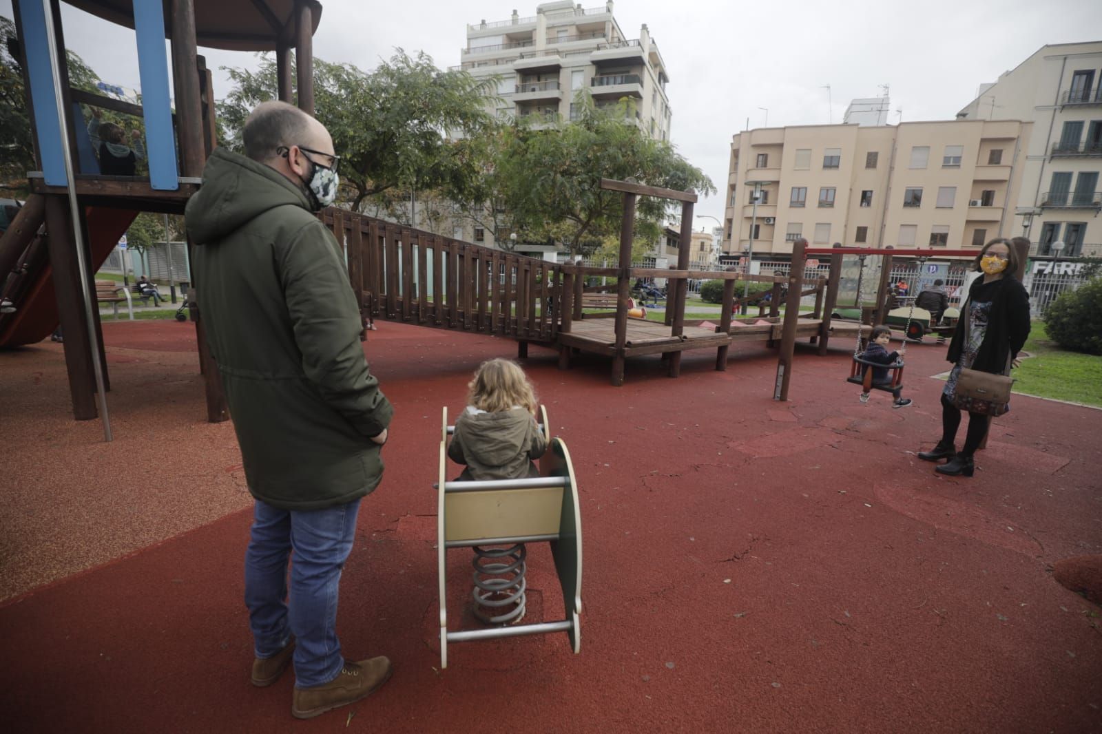 Reabren los parques infantiles en Palma