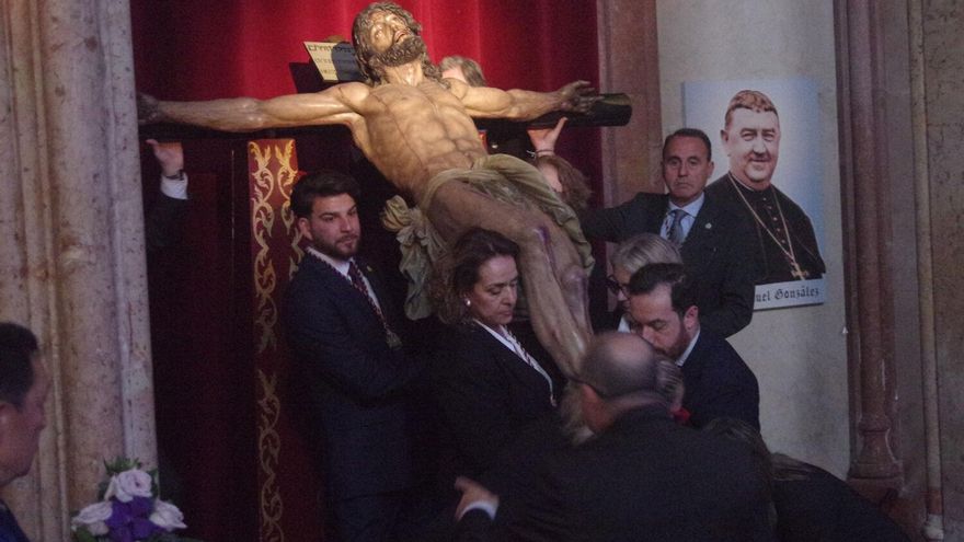 Entronización del Cristo de la Esperanza en su Gran Amor