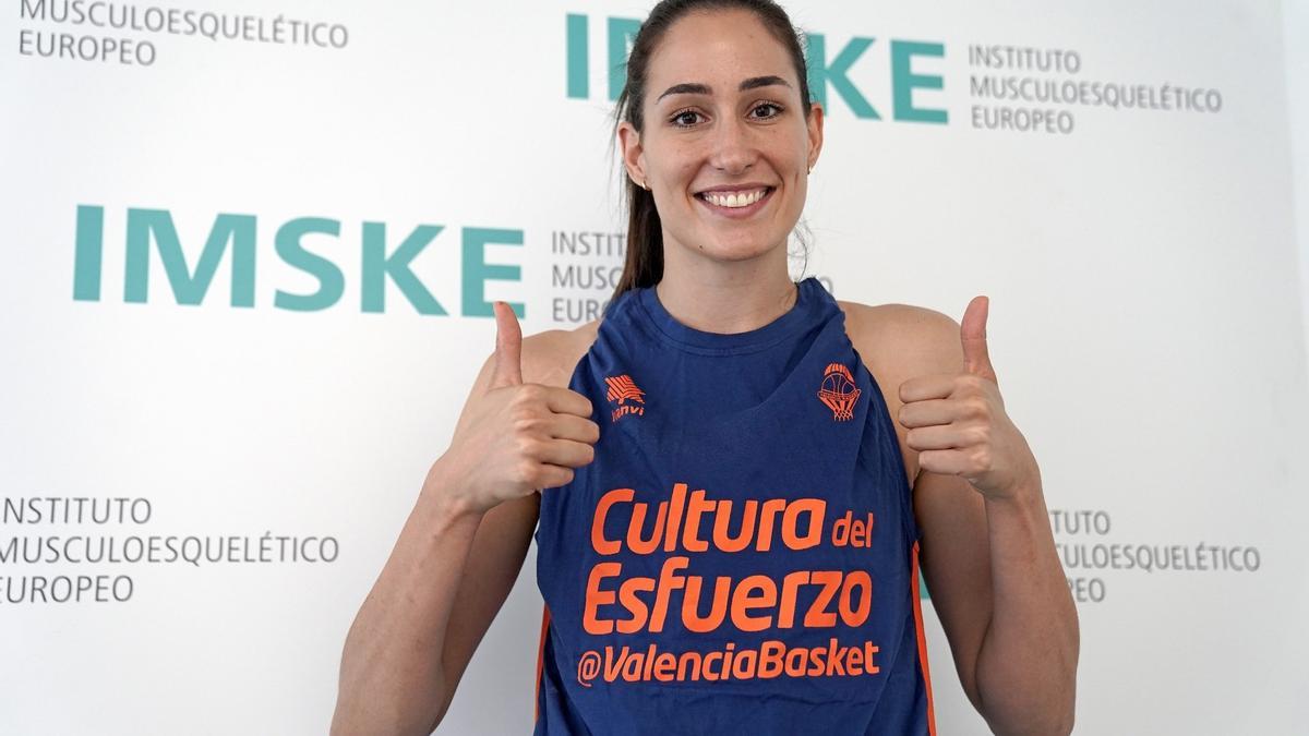 Rebecca Allen pasó con éxito todos los tests físicos y ya entrena con el equipo