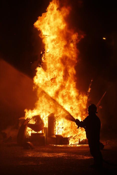 El fuego toma El Raval