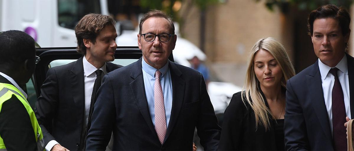 El actor Kevin Spacey llega al tribunal de Londres, este miércoles.