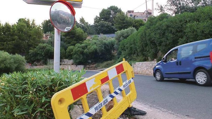 Verkehrskontrollen an der Cala Deià.