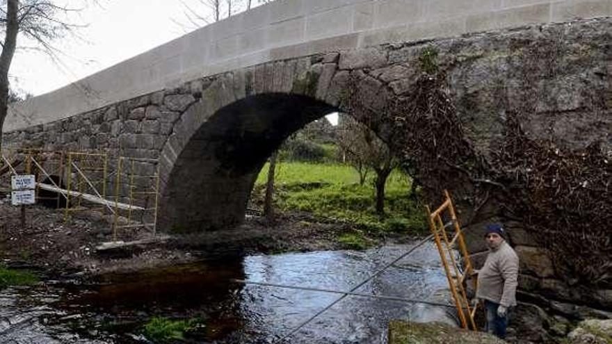 Aspecto que presenta el puente medieval de Ponte Noalla.  // B. Lorenzo