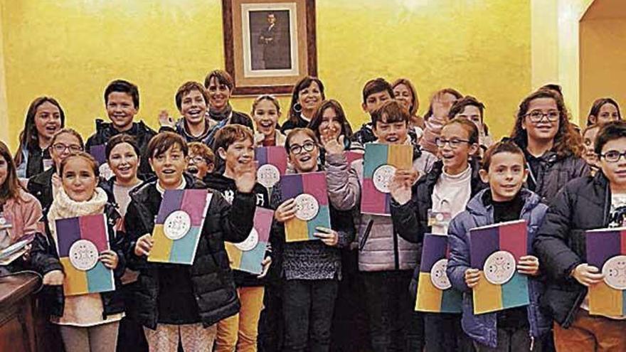 Encendido &#039;juvenil&#039; de luces de Navidad