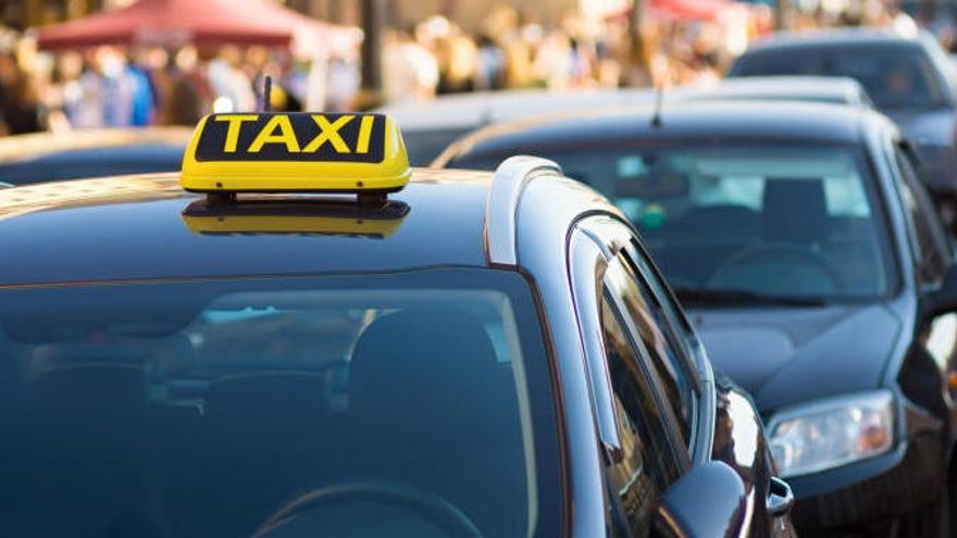 Denuncian a un taxista en Ibiza por ir drogado al volante