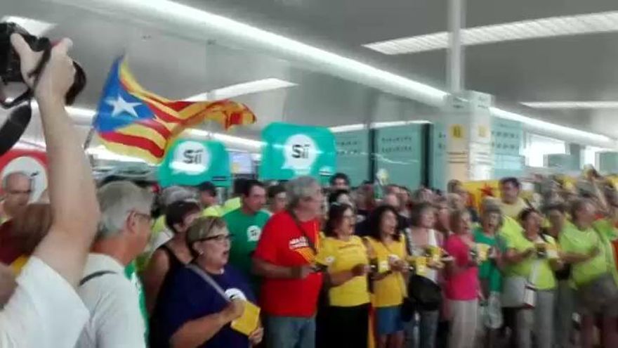 Los huelguistas de El Prat se desmarcan de los ''oportunistas políticos''