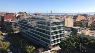 Los empleados municipales de Badalona, hartos de trabajar sin aire acondicionado: "Es inaguantable"