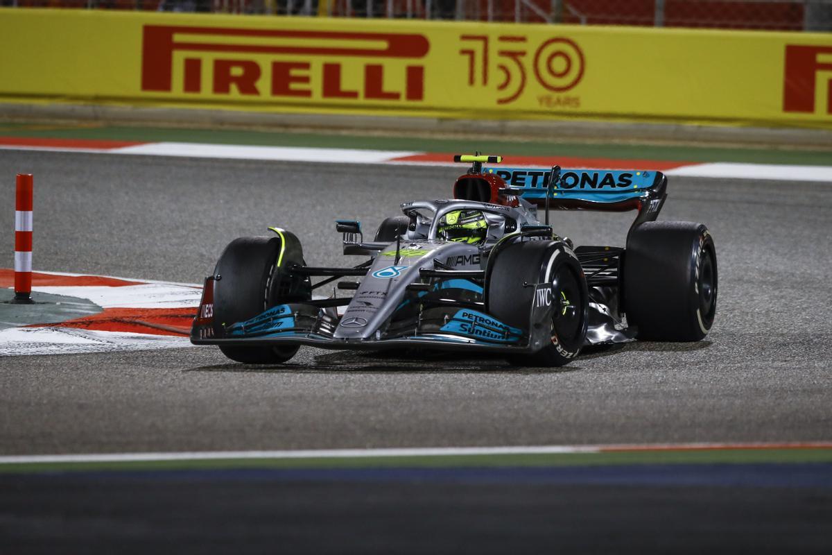 Lewis Hamilton, a los mandos de su Mercedes en Bahrein.