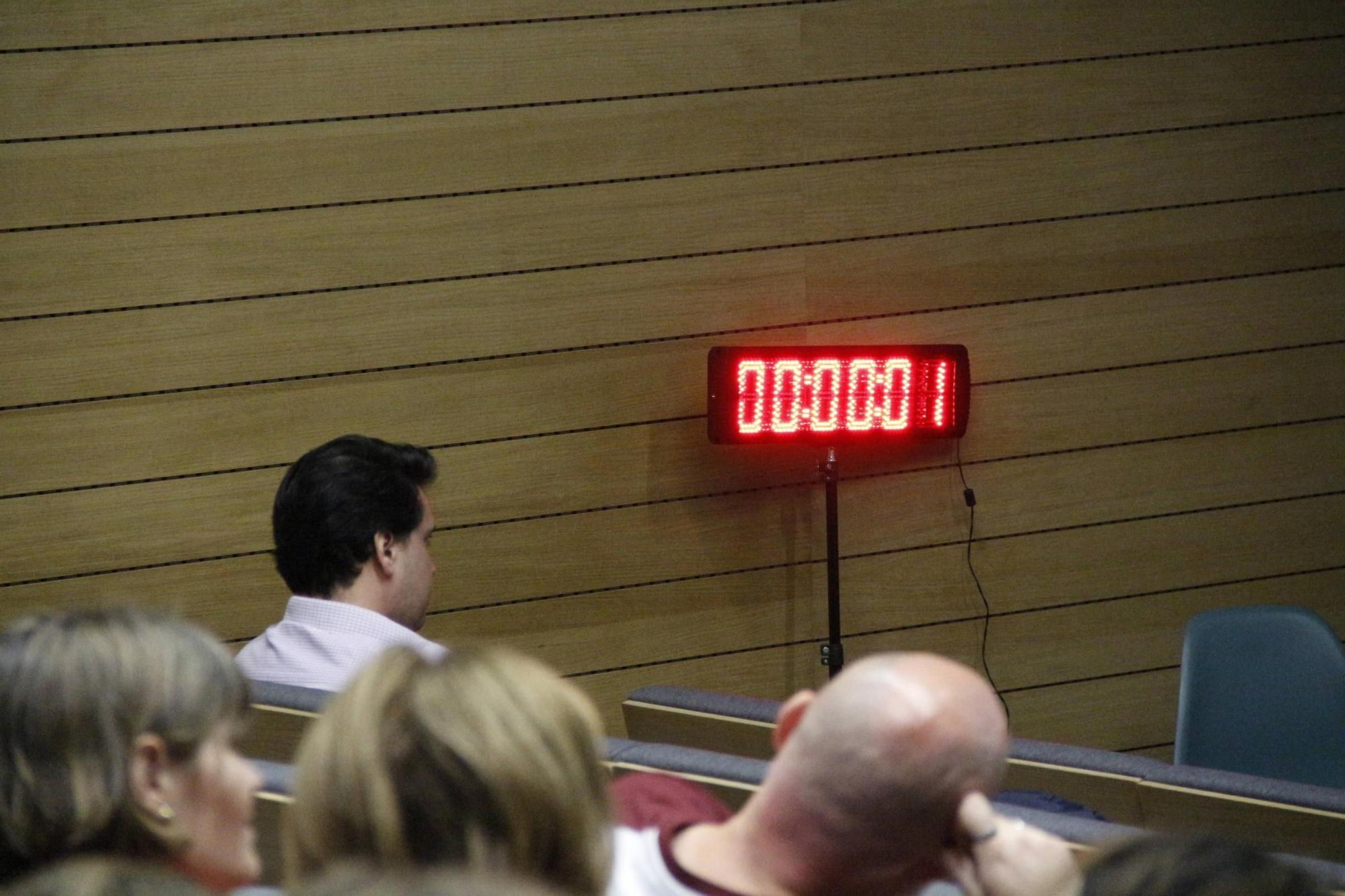La semifinal de la Liga de Debate Escolar Municipal de Gijón, en imágenes