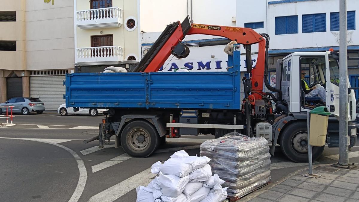 Lanzarote activa el Plan de Emergencias por la borrasca Therese y recomienda suspender actividades al aire libre