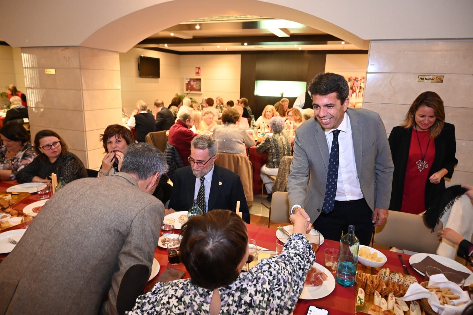 Galería: Las imágenes del cóctel navideño de la Asociación Española Contra el Cáncer