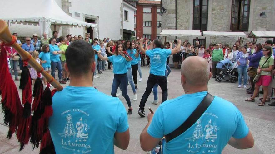 Llanes pone a la venta 4.000 kilos de queso de diferentes variedades de la comarca