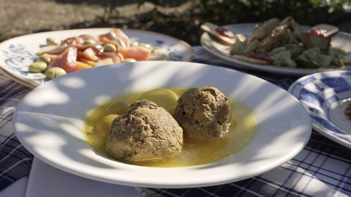 El cocido con pelotas es un plato lleno de tradición y forma parte de la esencia del territorio.