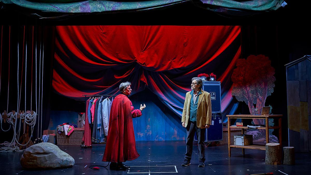 Jordi Boixaderas i Ramon Madaula, en un passatge de l'obra de teatre "Els bons"