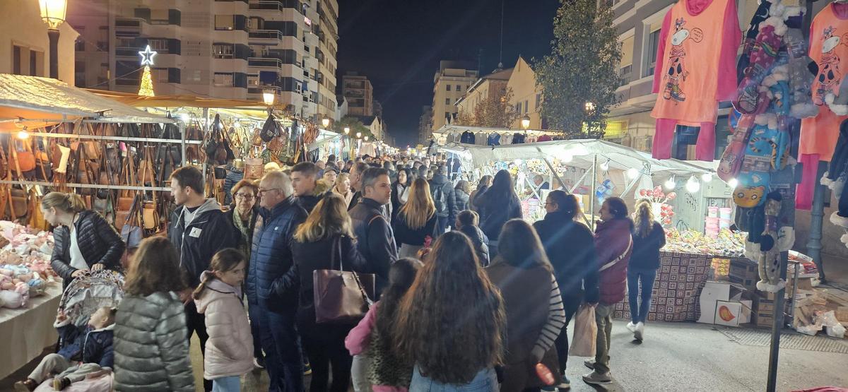 Así es el mercado de Reyes Magos en las noches del Cabanyal Así es el mercado de Reyes Magos en las noches del Cabanyal