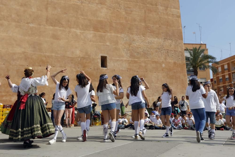 Trobada Escolar de Dansà Tradicional en Torrent.