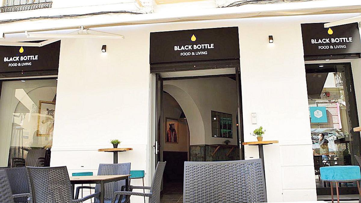 Fachada del Black Bottle.