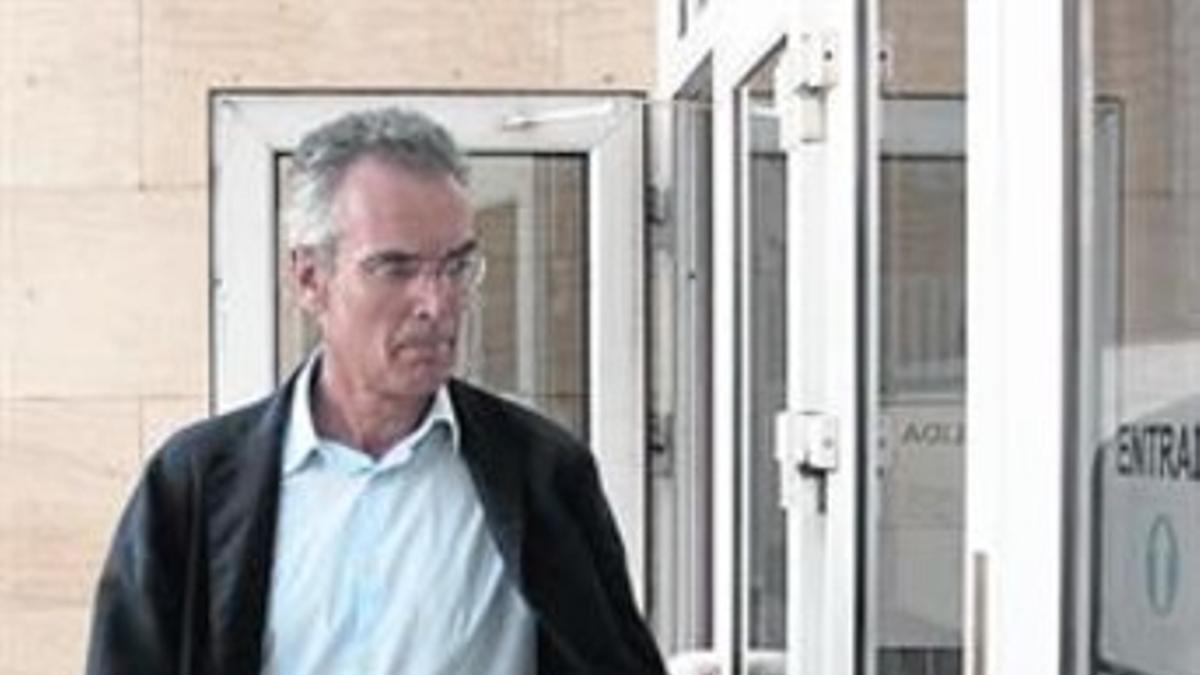 Josep Ibern, llega a los juzgados de Mataró.