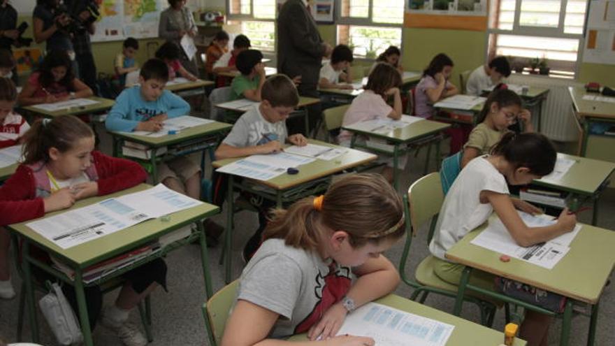 Alumnos de cuarto curso de Primaria del colegio de La Flota de Murcia durante la prueba de diagnóstico que realizaron el pasado año