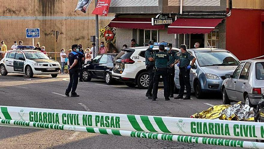 Guardia Civil y Policía Local investigan el suceso ocurrido en la tarde de ayer en la avenida de Portugal de O Grove.