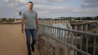 De llop “amb pell de corder” a “renegada”: enganxada entre Mompó i Vox pel valencià