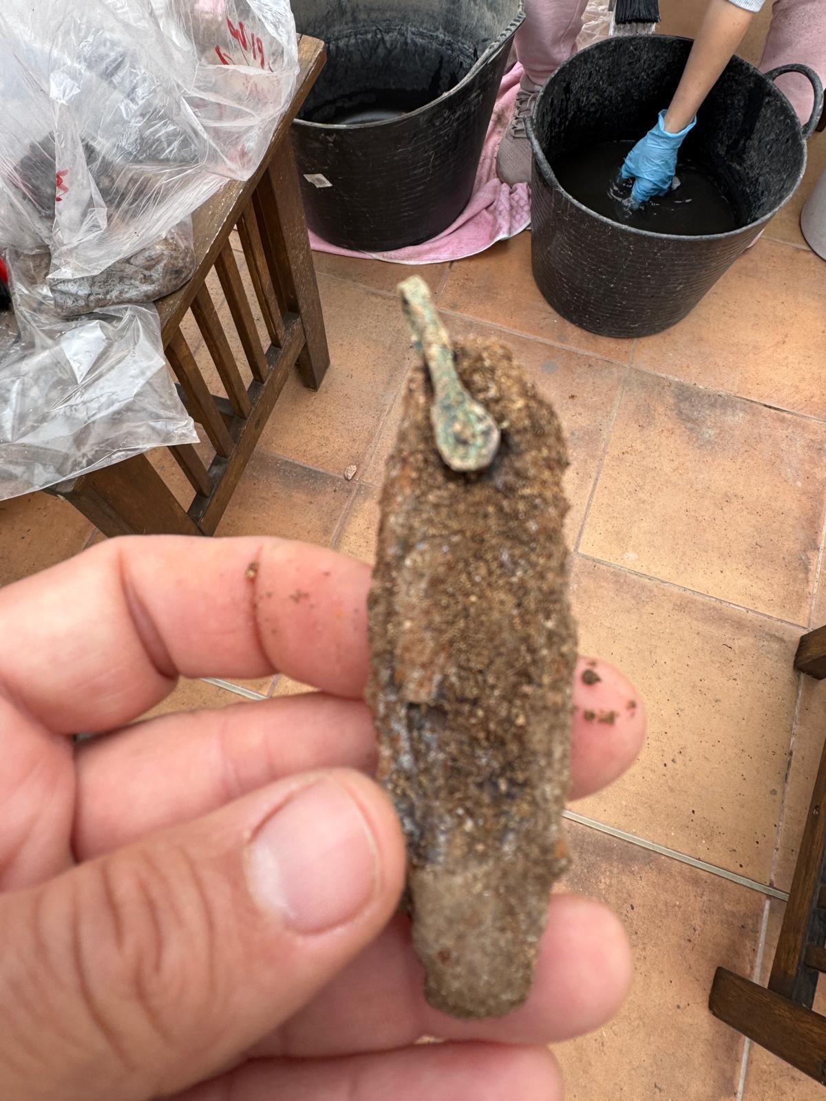 Navaja encontrada en las excavaciones