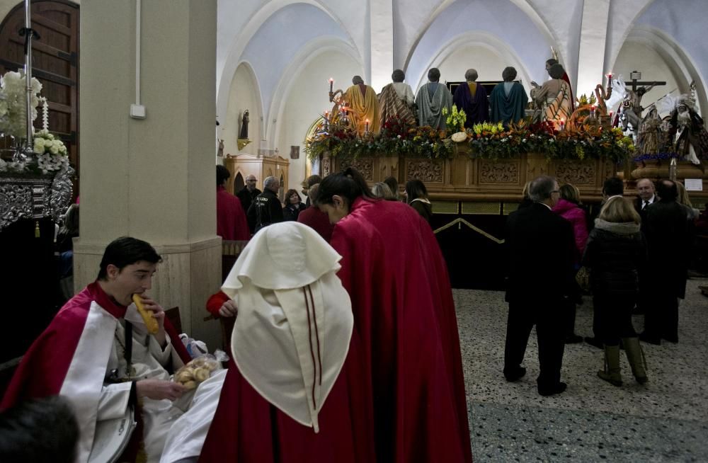 Las cofradías celebran actos en el interior de las parroquias y anulan las estaciones de penitencia