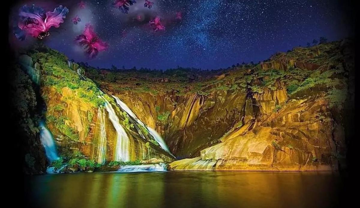 Espectáculo de luz e son na fervenza do Ézaro, en Dumbría.  | CEDIDA