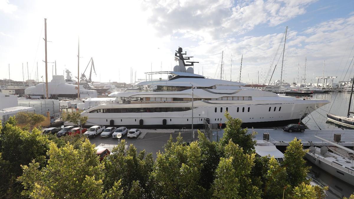 El yate Tango atracado en Palma.