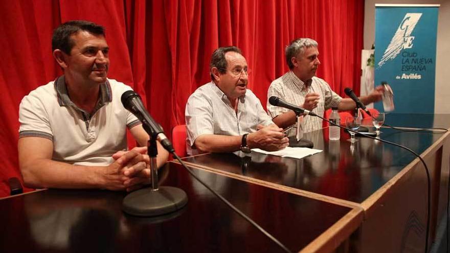 Los participantes en el acto del Club LA NUEVA ESPAÑA de Avilés, ayer, en la Casa de Cultura.