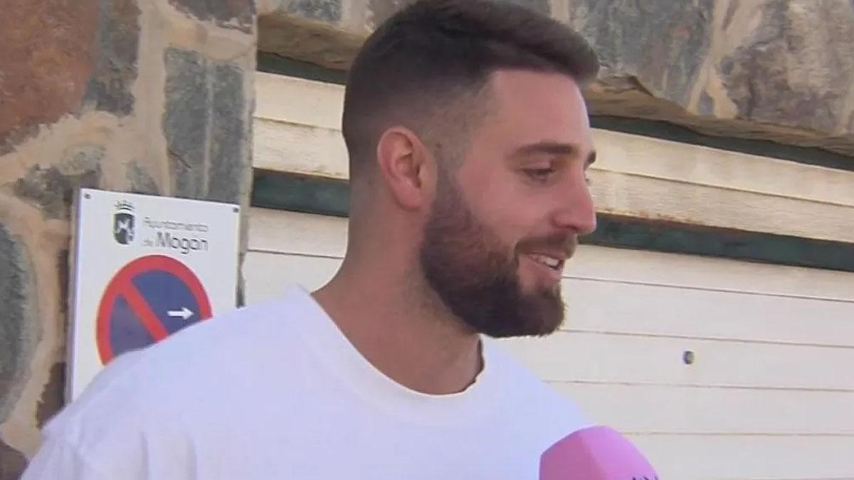 David Rodríguez atendiendo a los medios
