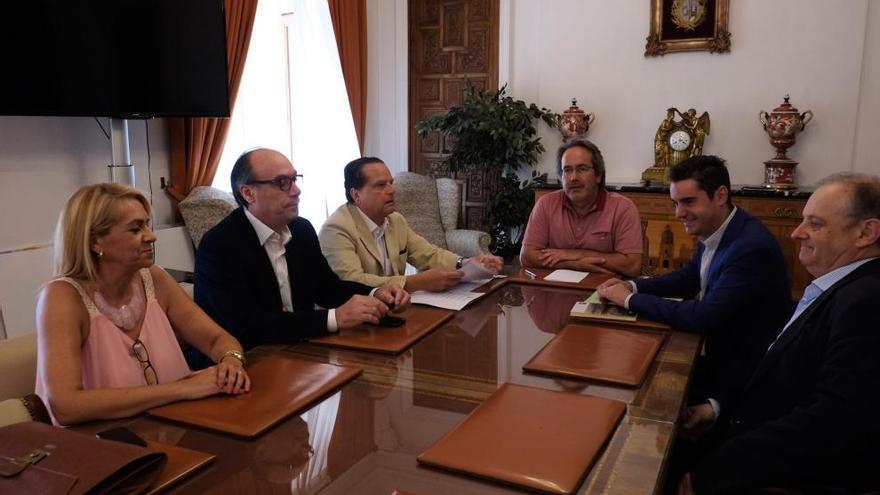 Guarido preside la reunión con los miembros del Consejo Consultivo.