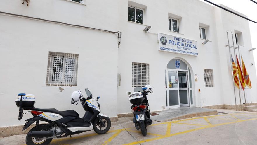 La policía desaloja a 300 asistentes que pagaron 100 euros por una ‘rave’ en Ibiza