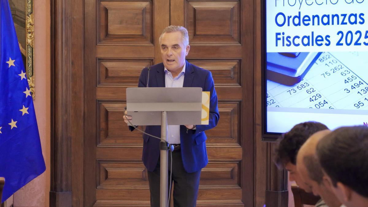 Juan Bueno, delegado de Hacienda, ha presentado este viernes el proyecto de ordenanzas fiscales para 2025