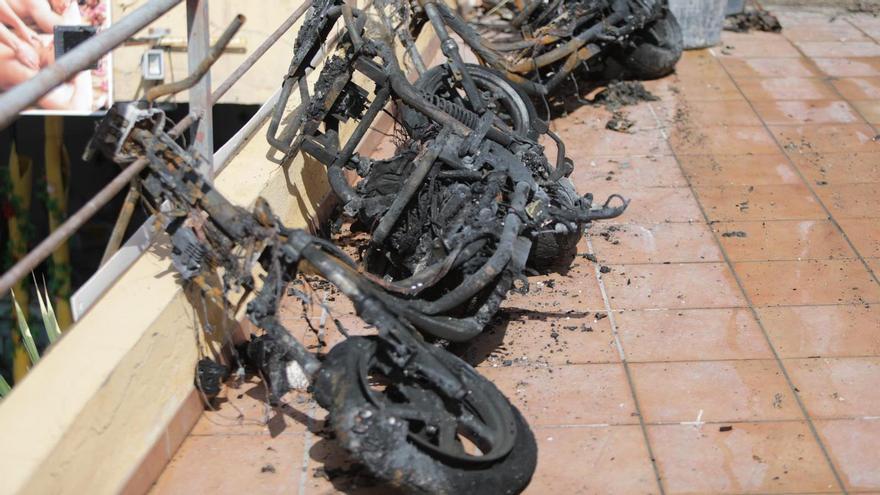 (VÍDEO) Así ha quedado la tienda de motos eléctricas incendiada en s'Arenal de Palma